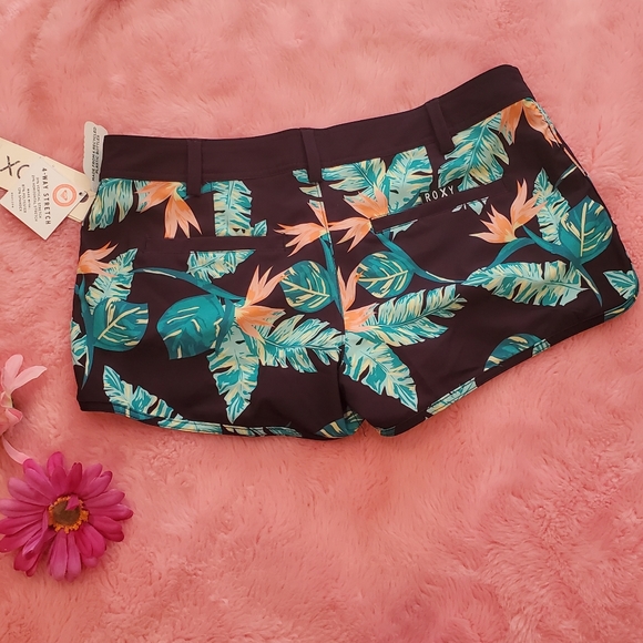 Roxy board shorts - Picture 11 of 14